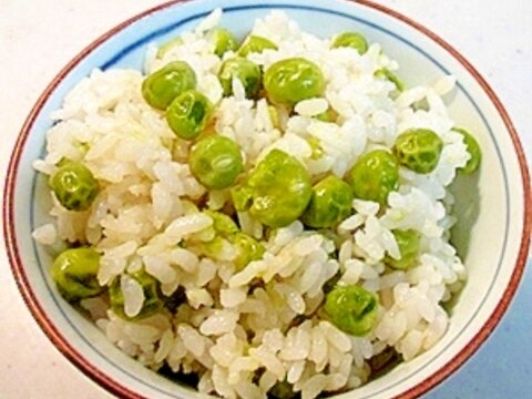 エンドウ豆の鞘を煮詰めて♪美味しくなる豆ごはん